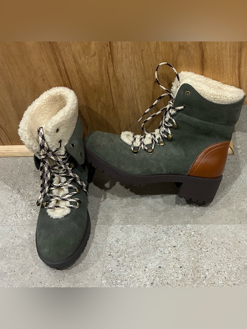 NWOT Women’s SKECHERS Trail Troop Boots, sz 7.5